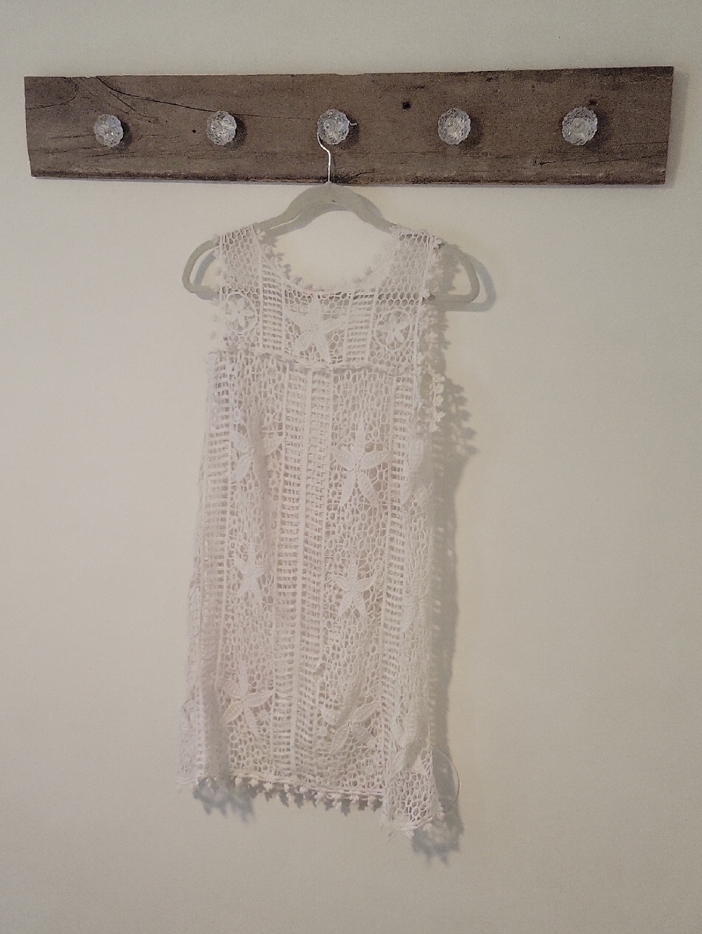 White Crochet Sleeveless Coverlet SZ MED - Picture 4 of 5